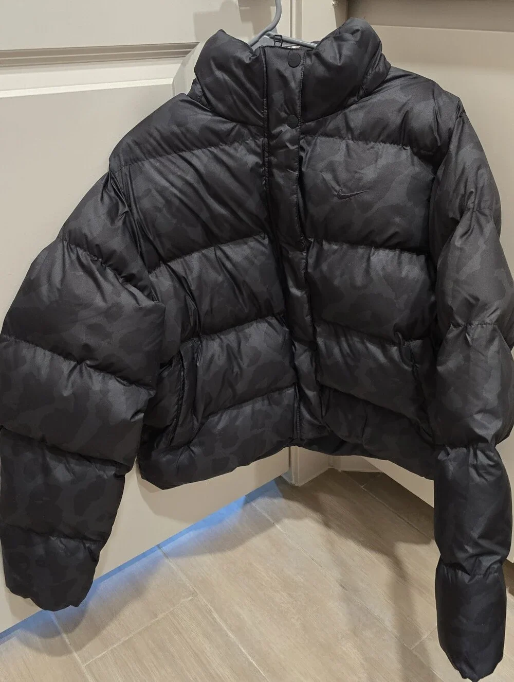 Nike Sportswear Therma-Fit Puffer Jacket Womens M Black HV5101-010 Camo
